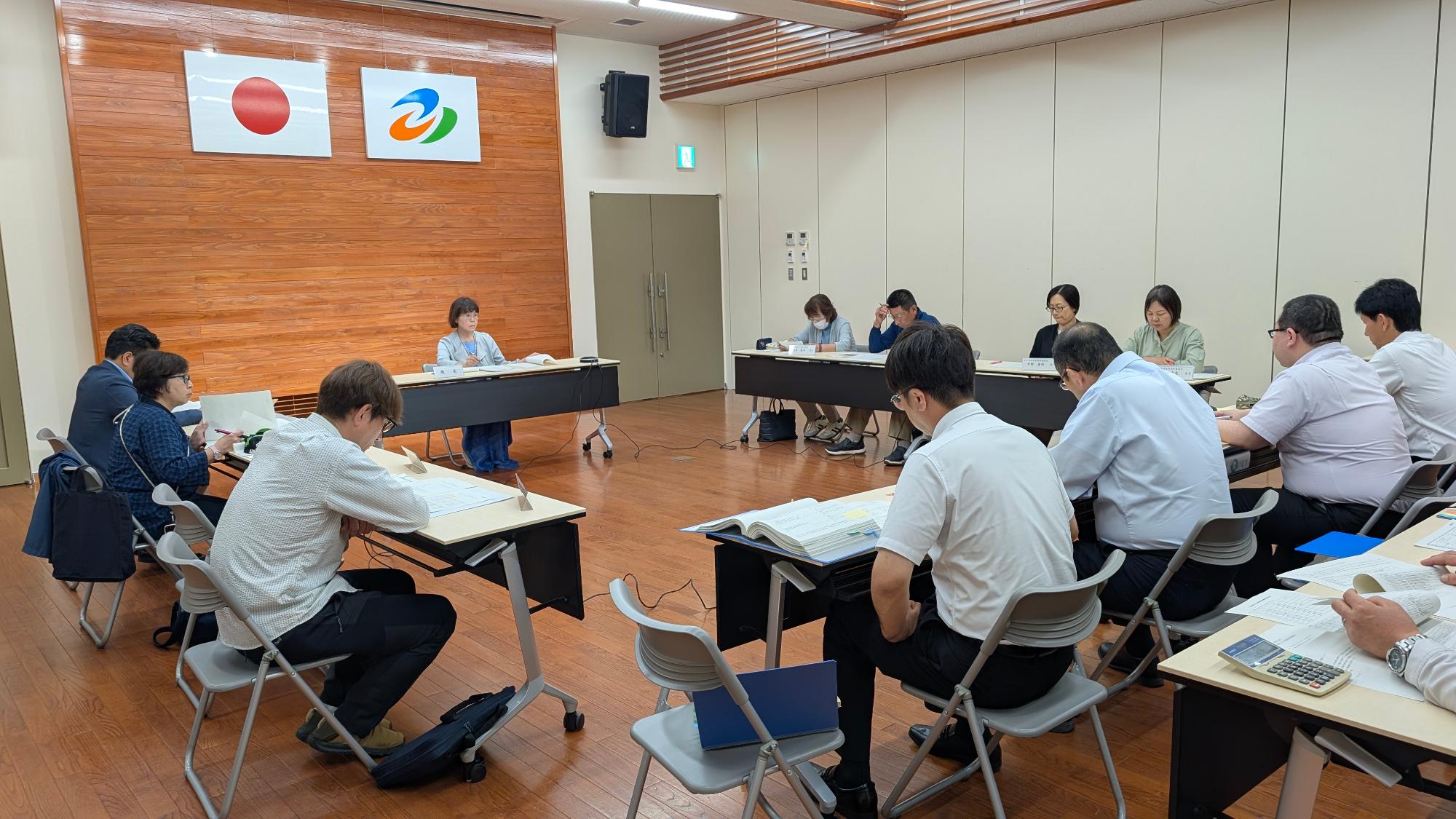 第1回上下水道事業運営審議会の様子