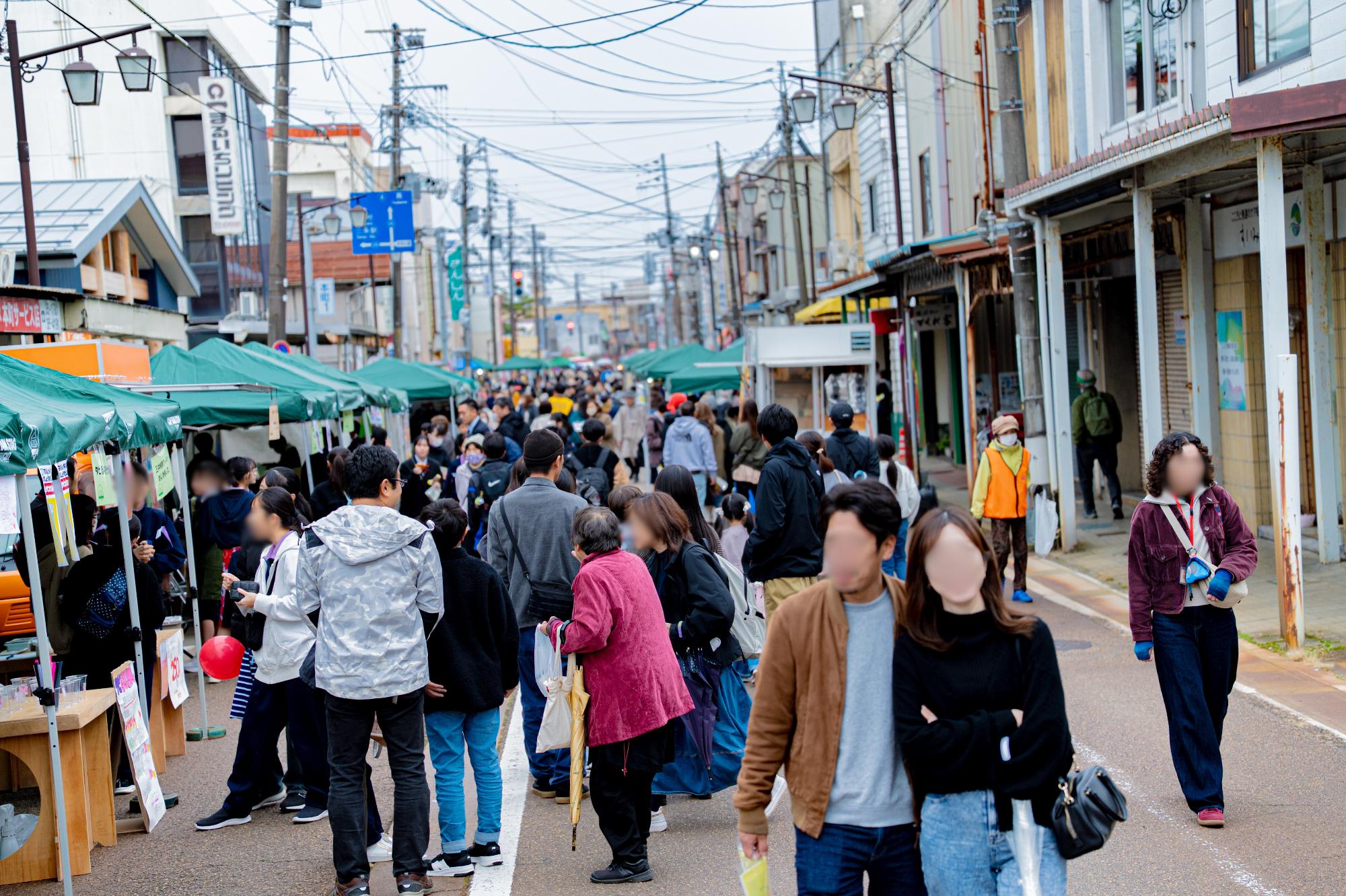 三条マルシェ会場の様子