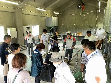 第2回上下水道事業運営審議会での田島都市環境センター現地視察の様子