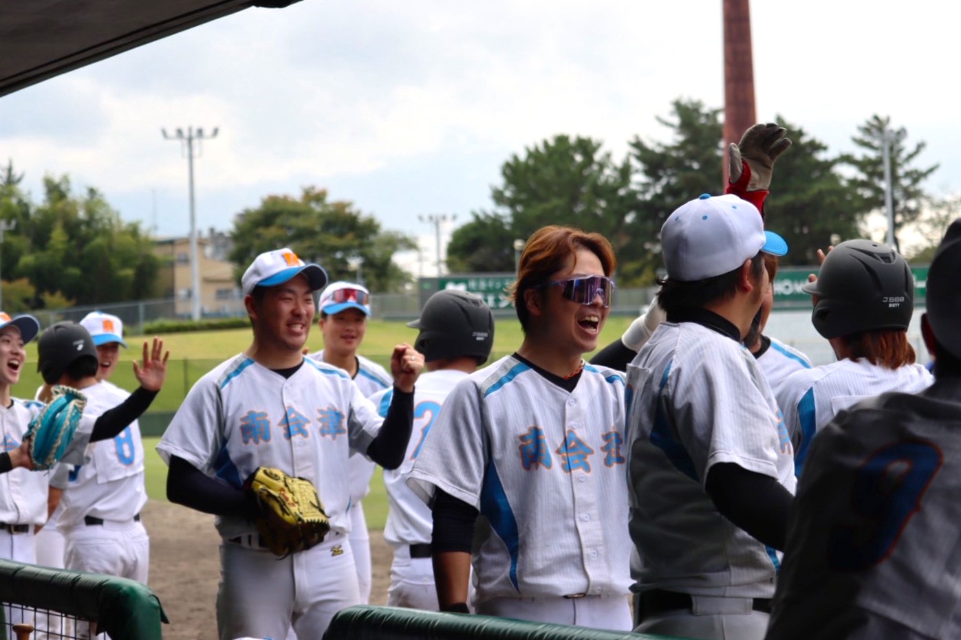 追加点に盛り上がる選手たち